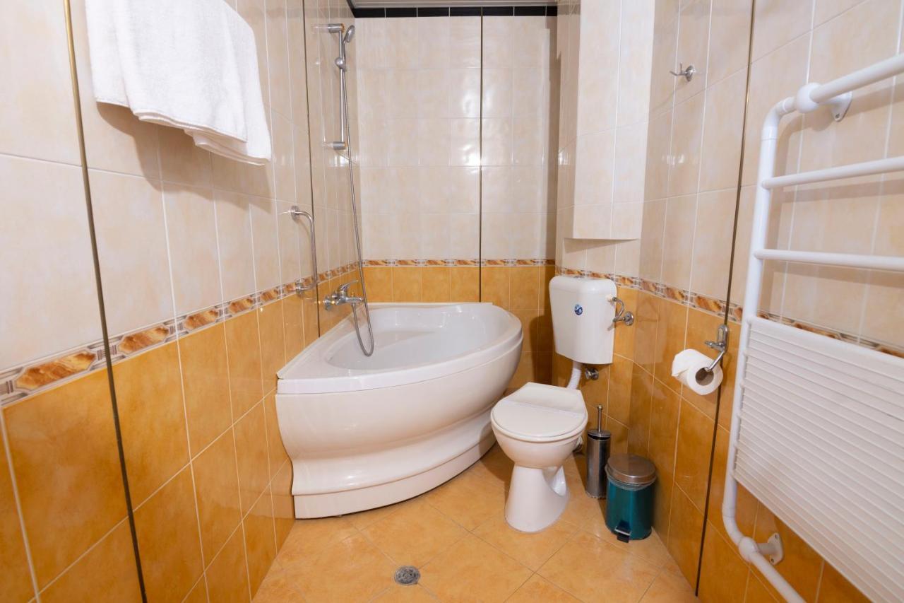 Hotel Slaviani Димитровград Экстерьер фото