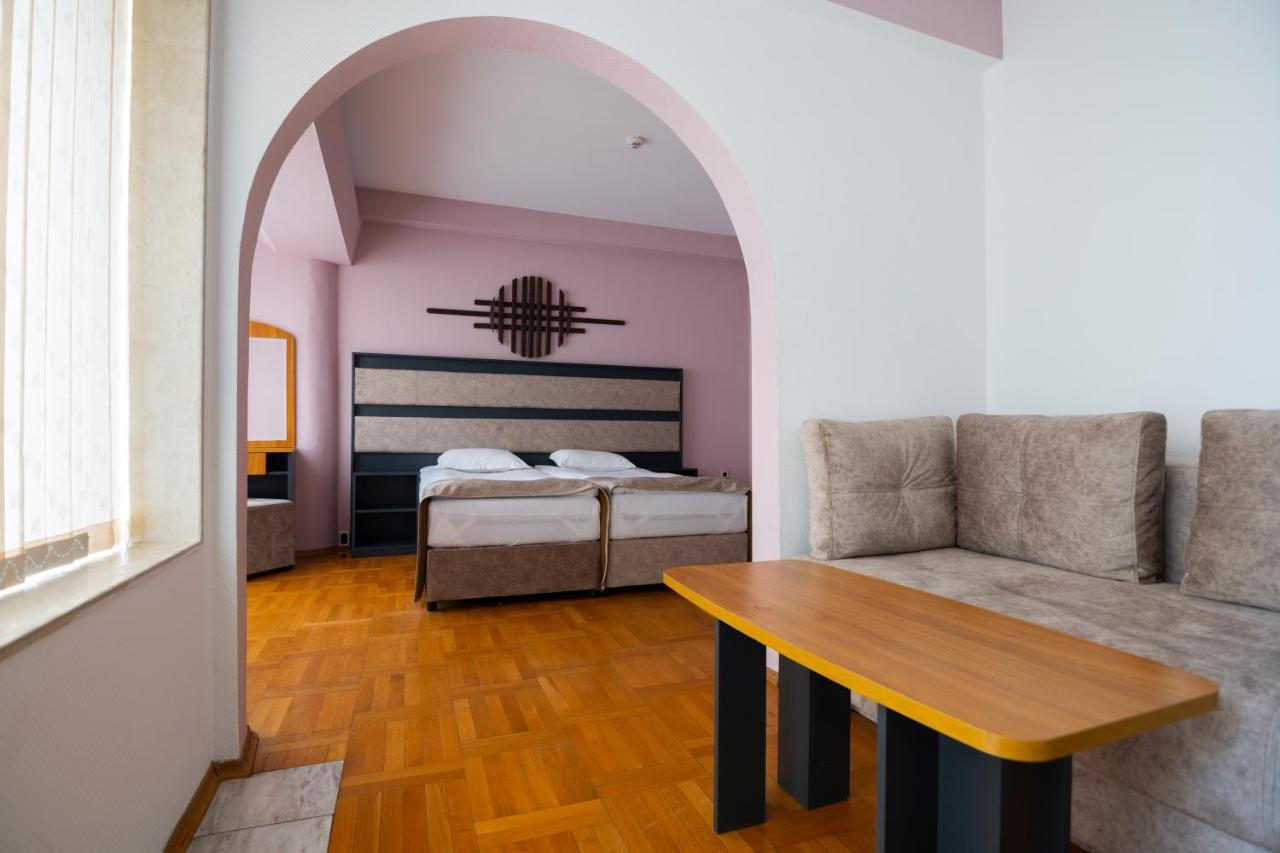 Hotel Slaviani Димитровград Экстерьер фото