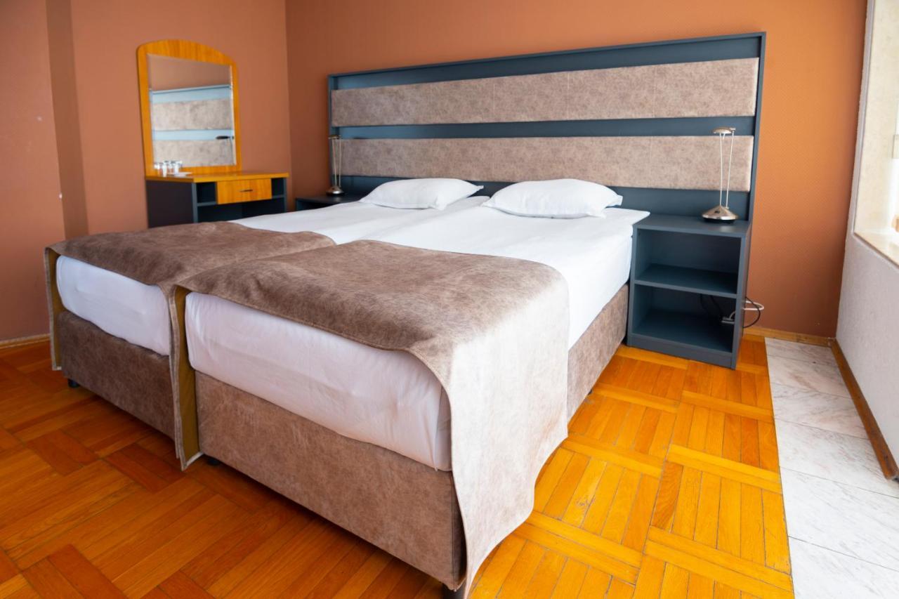 Hotel Slaviani Димитровград Экстерьер фото